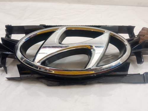 Grade Frontal Hyundai Hb20 2022 (detalhe)