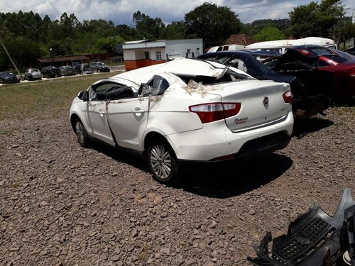 Lanterna Esquerda Da Carroceria Fiat Gran Siena 2014 Origina