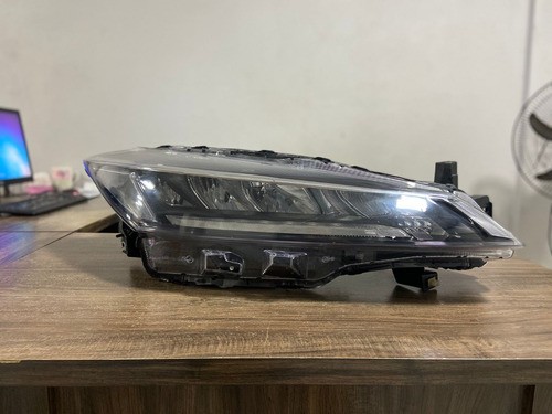 Farol Direito Nissan Kicks 2022