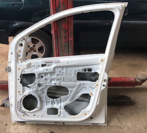 Porta Dianteira Direita Fiat Palio 2014 C/ Detalhe Usado