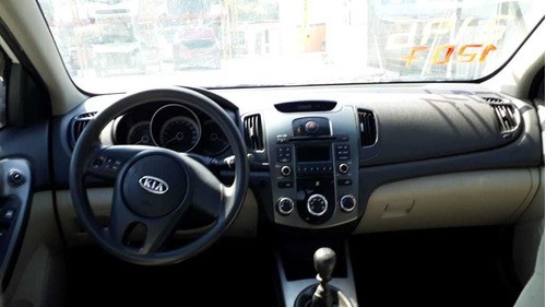 Sucata Kia Cerato 1.6 126cvs Gasolina 2010 Rs Caí Peças