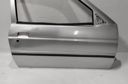 Porta Dianteira Direita Ford Escort Europeu 93/96 Detalhe