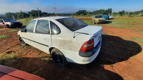 Gm Vectra 16v Cd 1997 141cv Gasolina Para Retirada Peças 