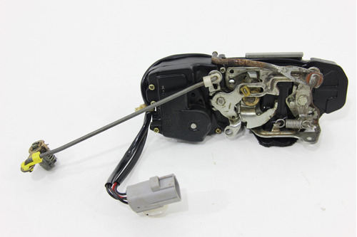 Fechadura Cap Traseiro Rav4 94/99 (082)
