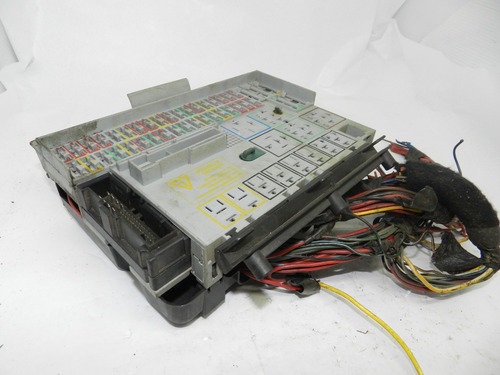 Caixa De Fusíveis Gm Vectra 2.0 1997 A 2005 93250528