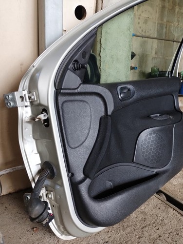 Porta Dianteira Direita Peugeot 2008 Só Lata Usado