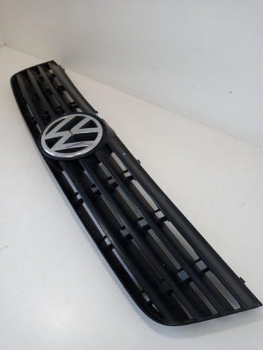 Grade Frontal Com Emblema Vw Passat 3b0853653c Original 