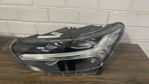 Farol Esquerdo Volvo Xc40 2019