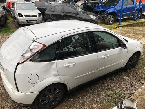 Sucata Ford Focus 1.8 Gasolina 2001 Rs Caí Peças 