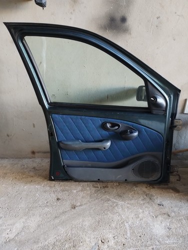 Porta Dianteira Le Fiat Palio Weekend 99 Só Lata Usado