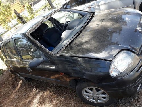 Sucatas Renault Clio 1.0 Gasolina 2002 Rs Caí Peças