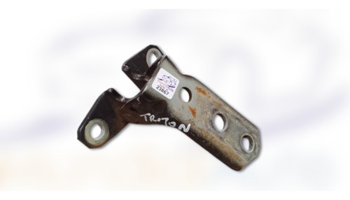 Dobradiça Inferior Traseira Esquerda L200 Triton  23867