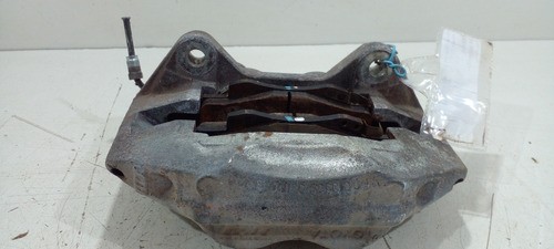 Pinça Dianteira Esquerda Toyota Hilux  2006/15 (r)