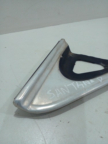 Moldura Retrovisor Direito Santana/quantum 84/89 (vj)