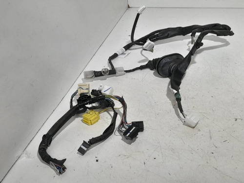 Cabo Chicote Porta Traseira Esquerdo Toyota Yaris 2019 2020 