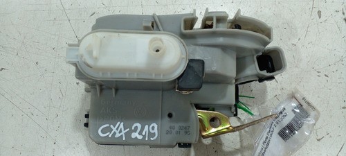 Fechadura Porta D.e Vw Golf 00/06 (r)