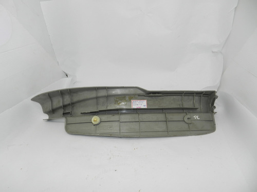Soleira Traseira Esquerda Toyota Corolla 98/02 Com Detalhe