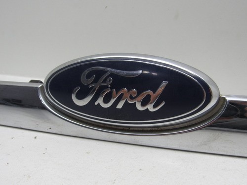 Régua Tampa Porta Malas Ford Fusion 2006 A 2009 C/ Detalhes