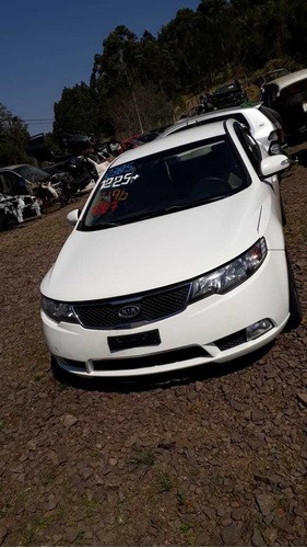 Sucata Kia Cerato 1.6 126cvs Gasolina 2010 Rs Caí Peças