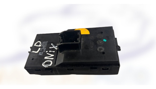 Botao Vidro Dianteiro Direito Gm Onix Prisma 13 A 16. 23069
