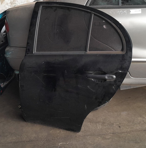 Porta Traseira Esquerda Nissan March Active 2015 A 2020