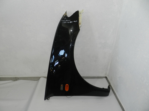 Para-lama Direito Mitsubishi L200 Triton 2007 A 2016 Detalhe