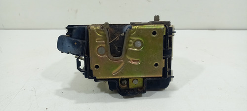 Fechadura Traseira Esquerda Polo 1999  Cxd64 (s)