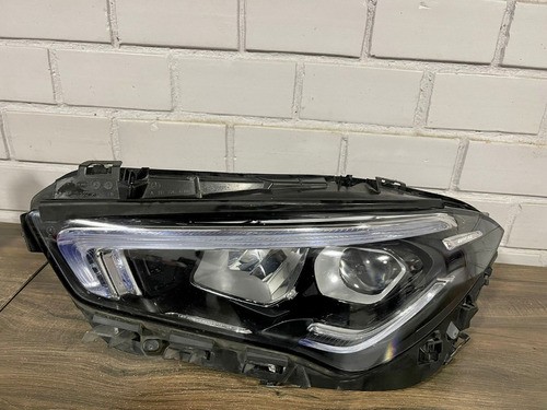 Farol Esquerdo Mercedes Gla250 2022