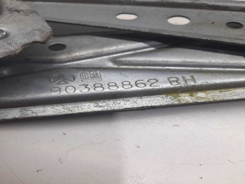 Maquina De Vidro Dianteira Direita Manual Corsa 2001 