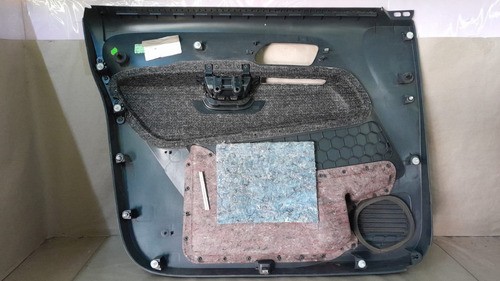 Forro De Porta Dianteiro Direito Amarok 2010/2016 (detalhe)