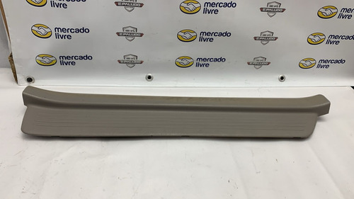 Soleira Dianteira Direita Toyota Corolla 98/02 Detalhe