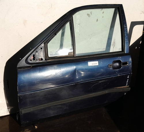 Porta Dianteira Esquerda Vw Santana Quantum  1987 4p Detalhe