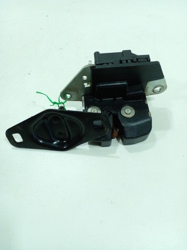 Fechadura Da Tampa Traseira Fiat Stilo 2012 (jg)