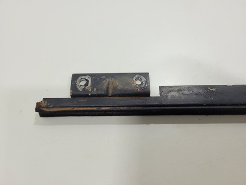 Guia Vidro Porta Dianteira Esquerda Ford Fiesta 06 (r) 325