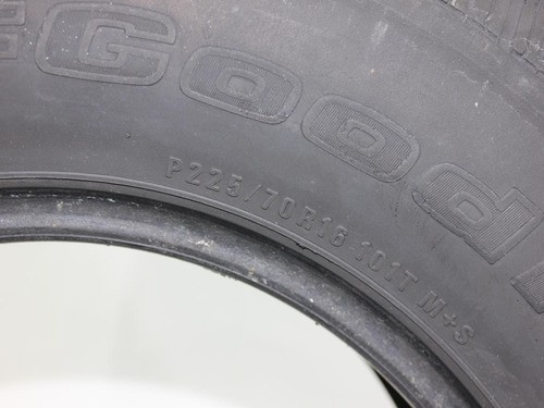 Pneu Radial Long Trail T/a 225/70/r16 Cherokee Limited 93/98