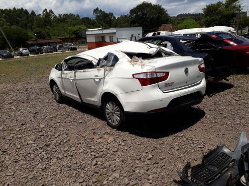 Lanterna Esquerda Da Tampa Fiat Gran Siena 2014 Original