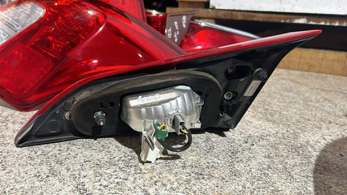 Sinaleira Direita Tampa Yaris 2019
