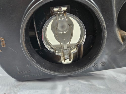 Farol Lado Direito Fiat Fiorino 2004 Detalhe E83 