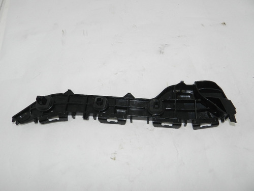 Guia Para-choque Traseiro Lado Direito Toyota Yaris 19/22
