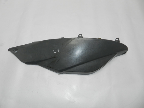 Tampa Lateral Esquerda Honda Biz 125 06/10 64451kss9000