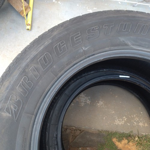 Pneu  265/60r18 Bridgestone Dueler 110h Usado 