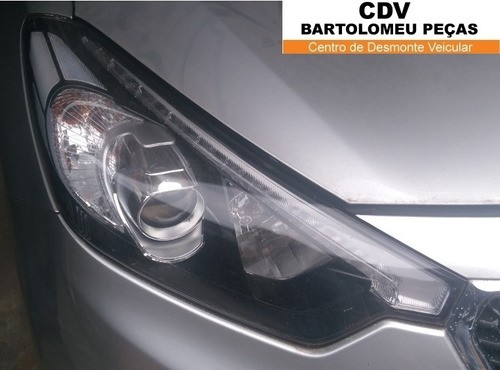 Farol Dianteiro Direito  Kia Cerato 2013/2014