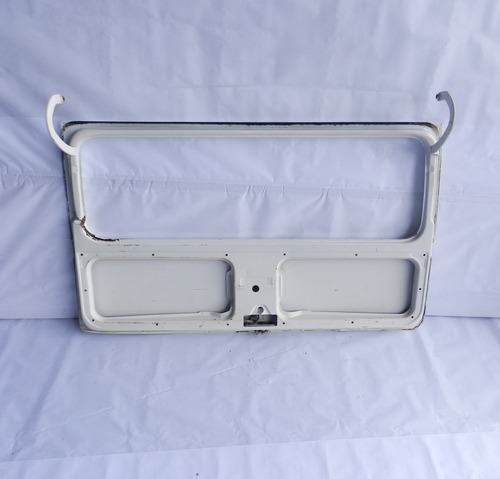 Tampa Traseira Porta-malas Suporte Vw Kombi 94/97 Detalhes