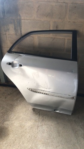 Porta Traseira Direita Toyota Corolla 2009-2014 C/ Detalhe