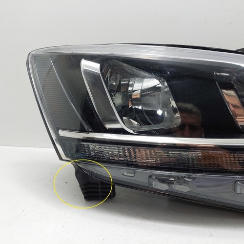 Farol Lado Direito Vw Fox Ano 2015 A 2020 (pé Quebrado)