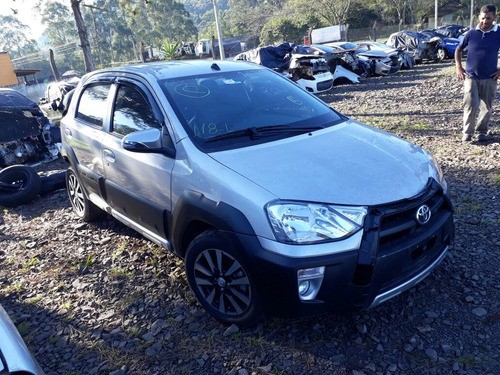 Sucata Toyota Etios Cross 1.5 Flex 2017 Rs Caí Peças