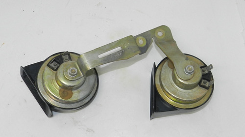 Par Buzina Caracol Universal Com Suporte Marca Fiamm 