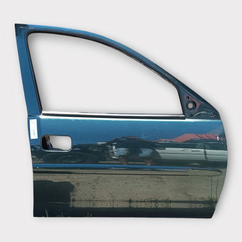 Porta Dianteira Direita Corsa Classic Super 96 A 2009