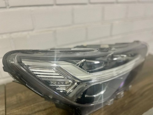 Farol Direito Volvo Xc40 2019