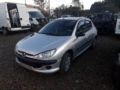 Sucata Peugeot 206 1.4 Gasolina 2000 Rs Caí Peças